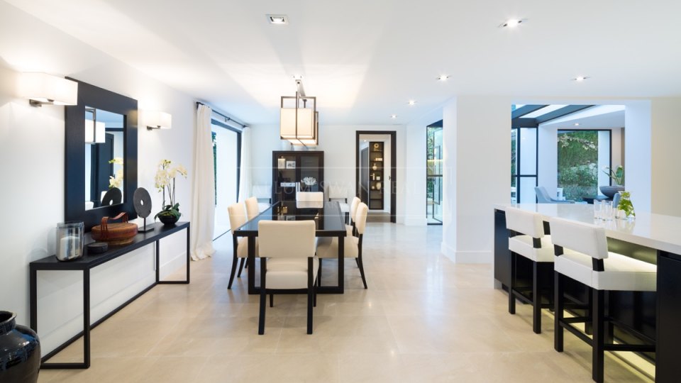 Nueva Andalucia, Preciosa villa en primera línea de golf en Nueva Andalucía, Marbella