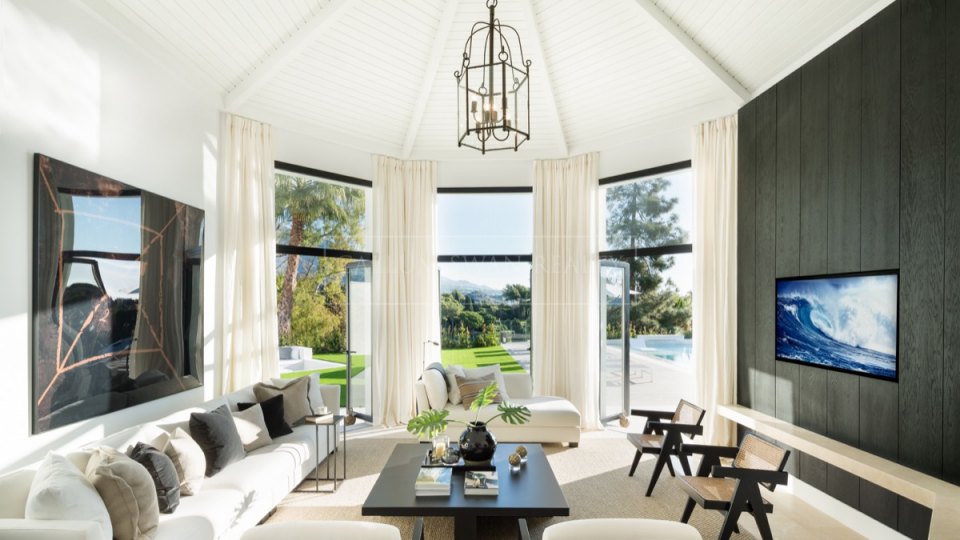 Nueva Andalucia, Preciosa villa en primera línea de golf en Nueva Andalucía, Marbella