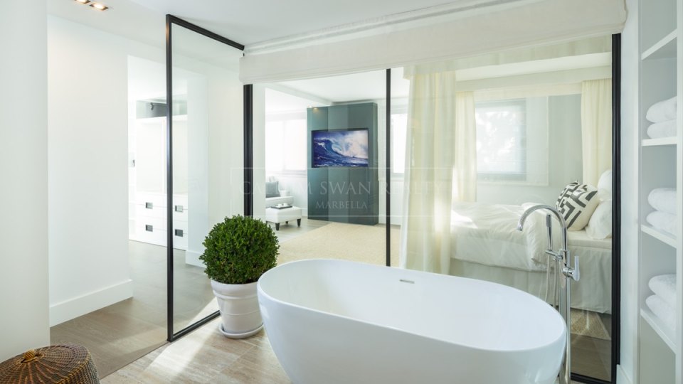 Nueva Andalucia, Preciosa villa en primera línea de golf en Nueva Andalucía, Marbella