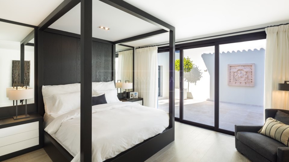 Nueva Andalucia, Preciosa villa en primera línea de golf en Nueva Andalucía, Marbella