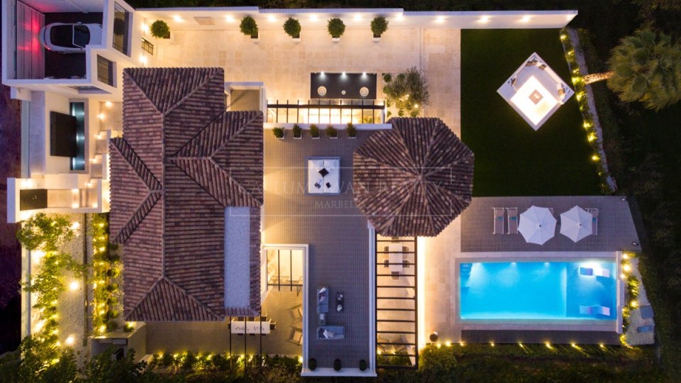 Nueva Andalucia, Preciosa villa en primera línea de golf en Nueva Andalucía, Marbella