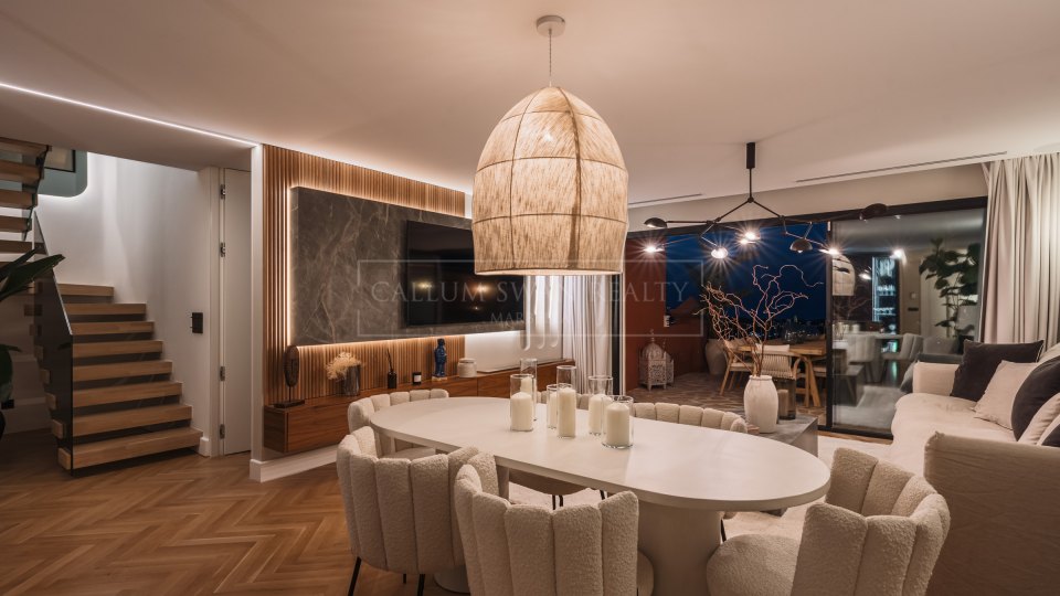 Benahavis, Ático dúplex renovado con vistas panorámicas al mar en Monte Halcones, La Quinta