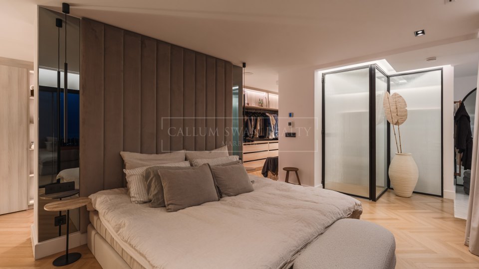 Benahavis, Ático dúplex renovado con vistas panorámicas al mar en Monte Halcones, La Quinta