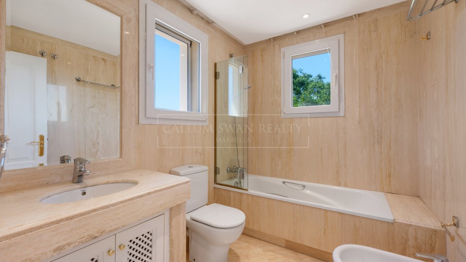 Nueva Andalucia, Spacious Duplex Penthouse in Nueva Andalucia’s Golf Valley, Marbella