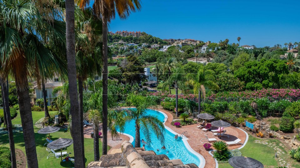 Nueva Andalucia, Spacious Duplex Penthouse in Nueva Andalucia’s Golf Valley, Marbella