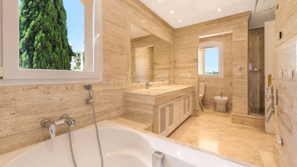 Nueva Andalucia, Spacious Duplex Penthouse in Nueva Andalucia’s Golf Valley, Marbella