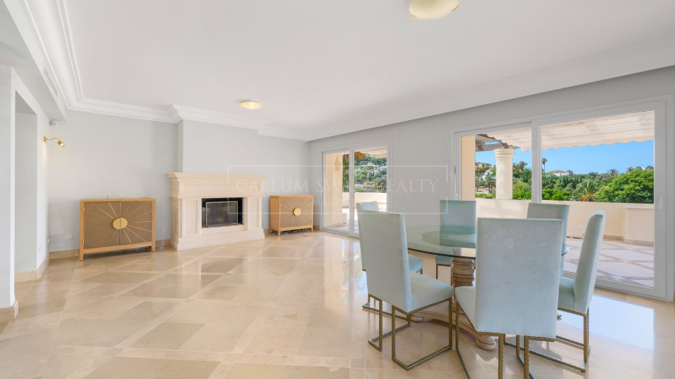 Nueva Andalucia, Spacious Duplex Penthouse in Nueva Andalucia’s Golf Valley, Marbella