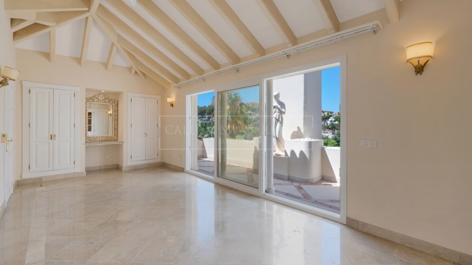 Nueva Andalucia, Spacious Duplex Penthouse in Nueva Andalucia’s Golf Valley, Marbella