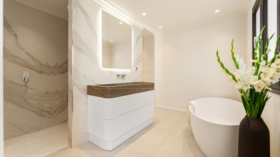 Marbella Golden Mile, Contemporary Beachside Townhouse on Marbella’s Golden Mile