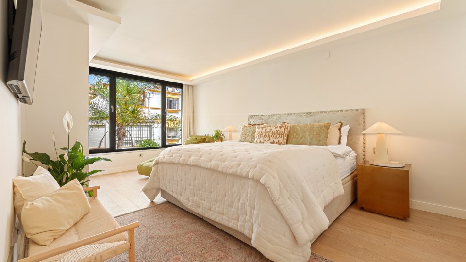 Marbella Golden Mile, Contemporary Beachside Townhouse on Marbella’s Golden Mile