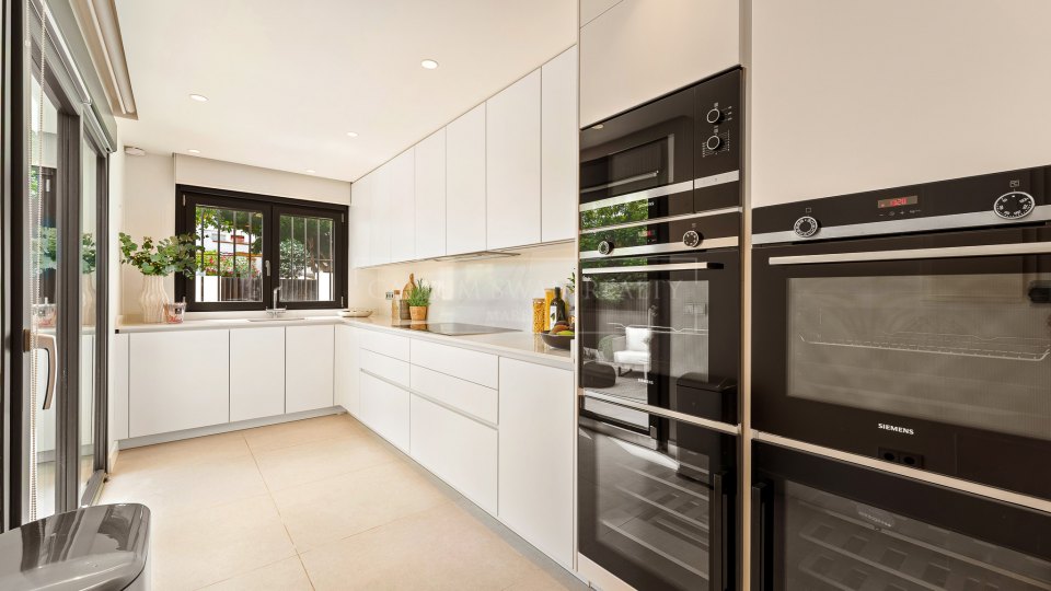 Marbella Golden Mile, Contemporary Beachside Townhouse on Marbella’s Golden Mile