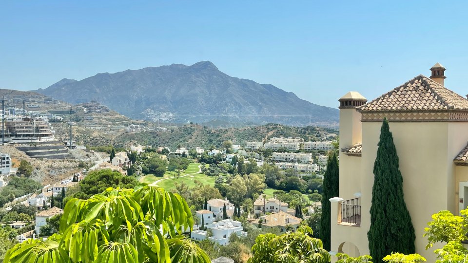 Benahavis, Charmant appartement de deux chambres à vendre à La Quinta, Benahavis