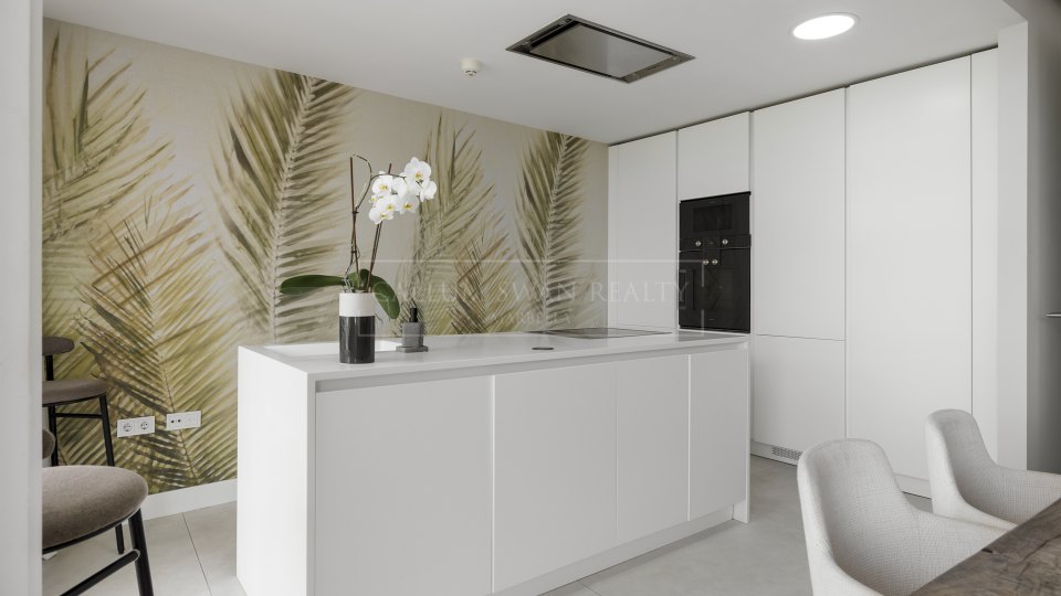Estepona, Apartamento en primera línea de playa con vistas al mar en la nueva Milla de Oro de Estepona