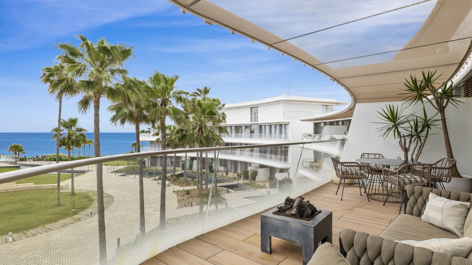 Estepona, Apartamento en primera línea de playa con vistas al mar en la nueva Milla de Oro de Estepona