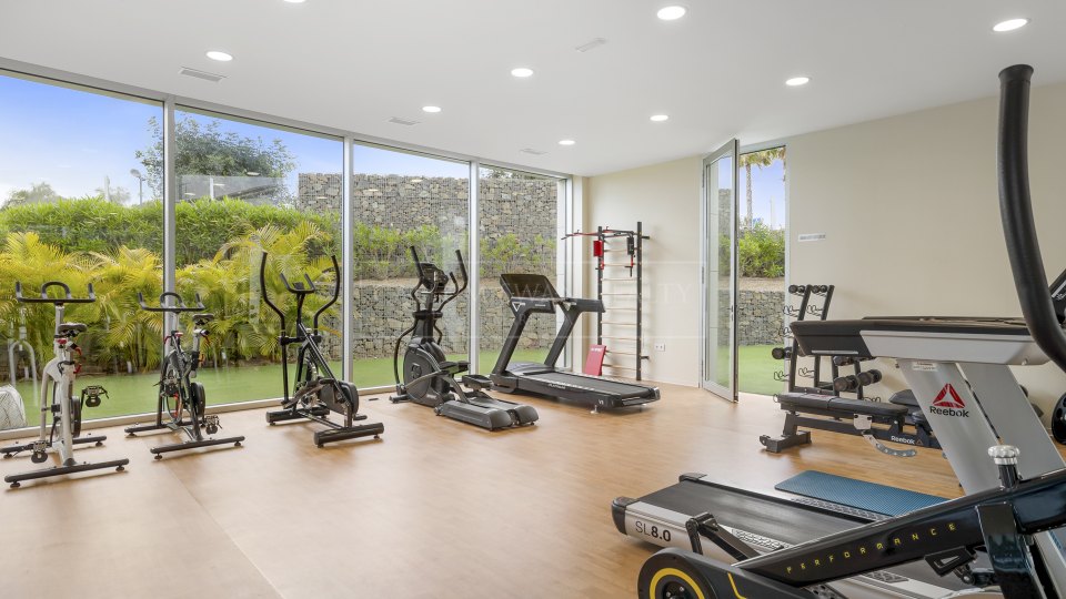 Estepona, Apartamento en primera línea de playa con vistas al mar en la nueva Milla de Oro de Estepona