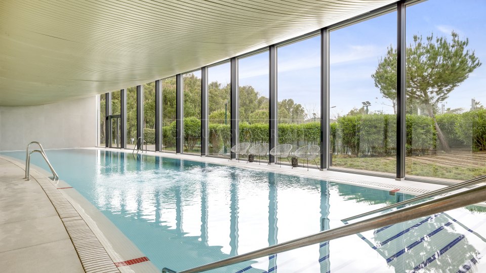 Estepona, Apartamento en primera línea de playa con vistas al mar en la nueva Milla de Oro de Estepona