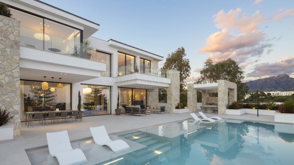 Benahavis, Villa de lujo en exclusiva urbanización cerrada en La Quinta, Benahavís