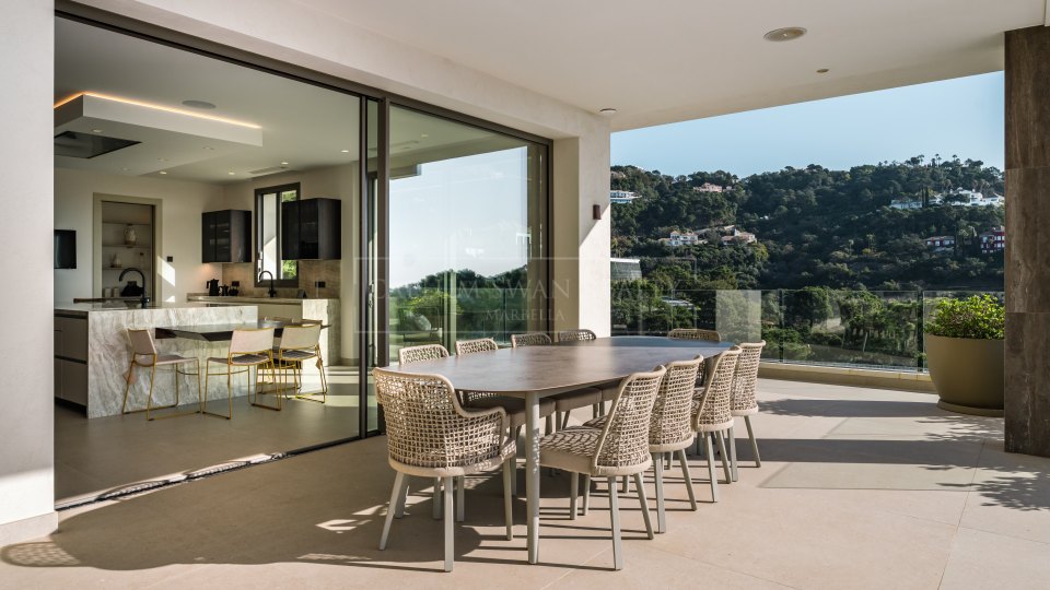 Benahavis, Elegancia Contemporánea en el Corazón de La Zagaleta
