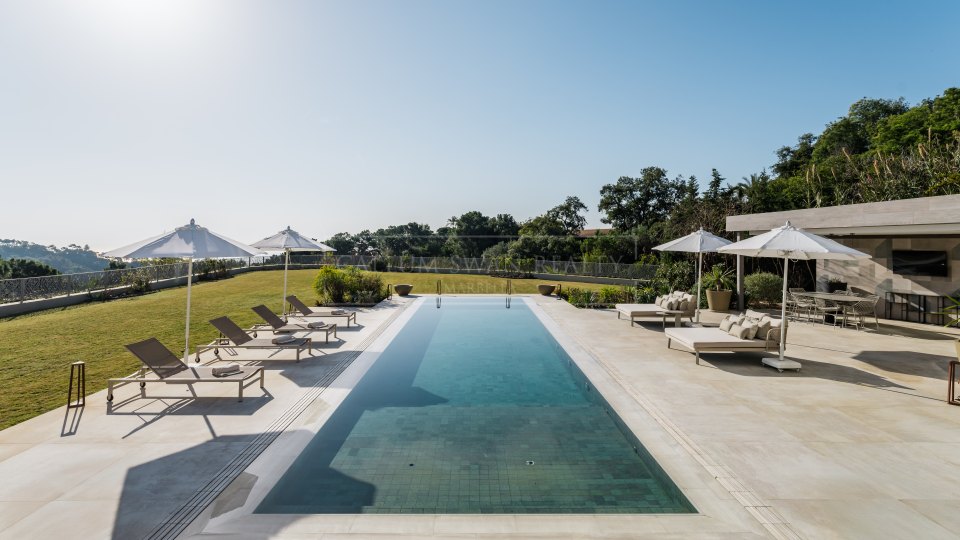 Benahavis, Elegancia Contemporánea en el Corazón de La Zagaleta