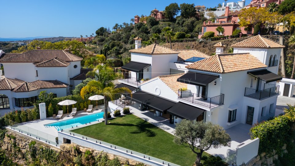 Benahavis, Moderna villa de estilo español con vistas panorámicas en La Quinta