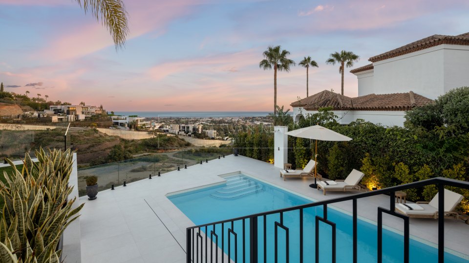 Benahavis, Moderna villa de estilo español con vistas panorámicas en La Quinta