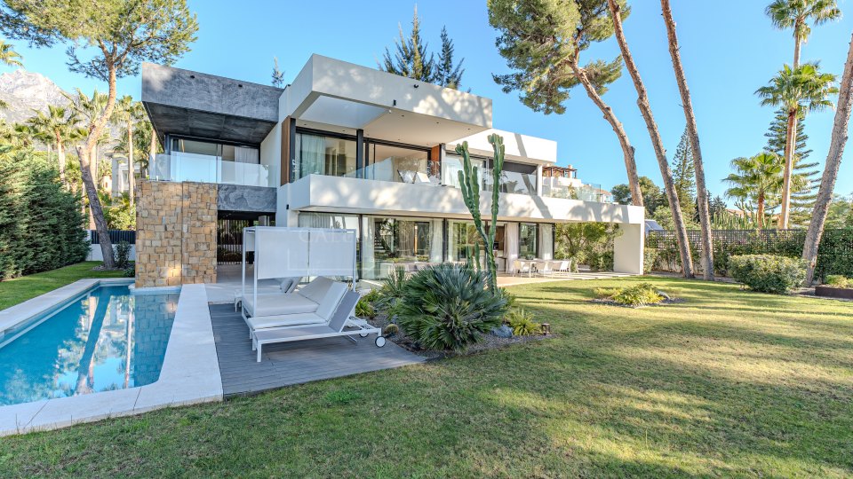 Marbella Golden Mile, Contemporary Five-Bedroom Villa in Rocío de Nagüeles, Marbella’s Golden Mile