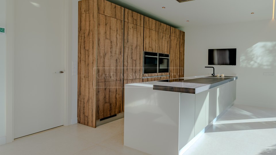 Marbella Golden Mile, Contemporary Five-Bedroom Villa in Rocío de Nagüeles, Marbella’s Golden Mile