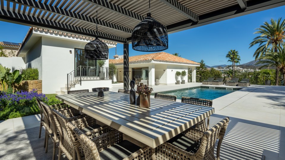 Nueva Andalucia, Modern Villa with Views in Nueva Andalucia’s Golf Valley