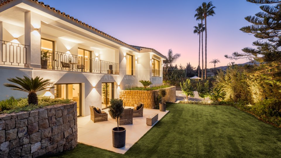 Nueva Andalucia, Modern Villa with Views in Nueva Andalucia’s Golf Valley