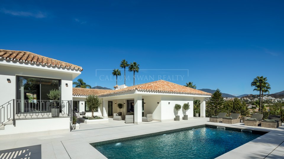 Nueva Andalucia, Modern Villa with Views in Nueva Andalucia’s Golf Valley