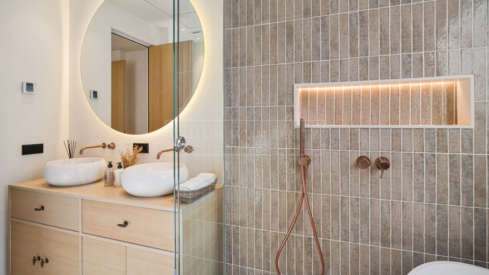 Nueva Andalucia, Villa élégante de style méditerranéen dans la vallée de golf de Nueva Andalucía