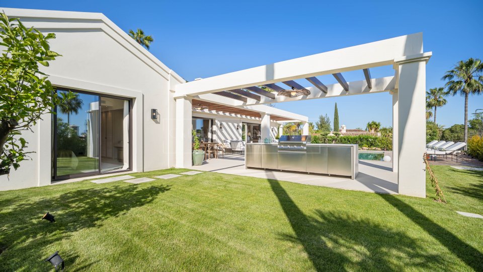 Nueva Andalucia, Villa élégante de style méditerranéen dans la vallée de golf de Nueva Andalucía