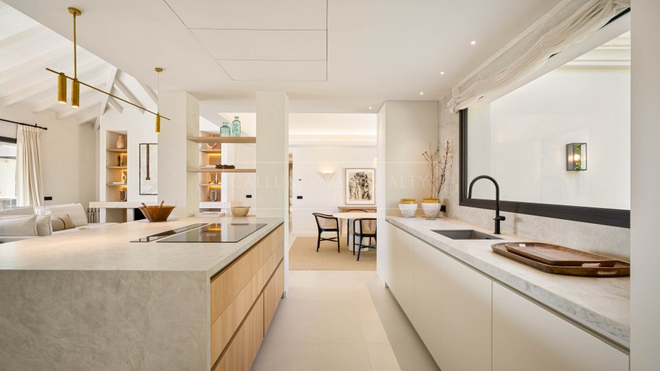 Nueva Andalucia, Villa élégante de style méditerranéen dans la vallée de golf de Nueva Andalucía
