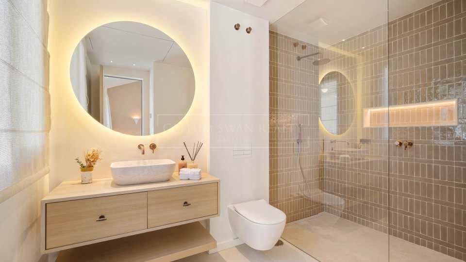 Nueva Andalucia, Villa élégante de style méditerranéen dans la vallée de golf de Nueva Andalucía