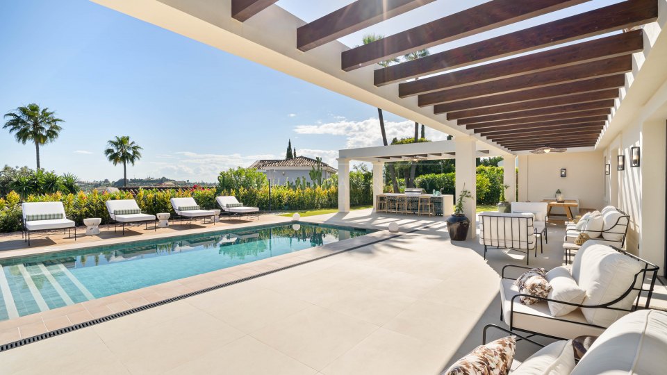 Nueva Andalucia, Villa élégante de style méditerranéen dans la vallée de golf de Nueva Andalucía