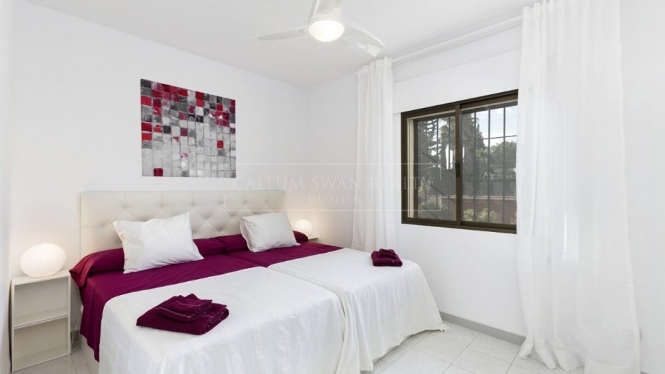 Nueva Andalucia, Amplia villa con potencial de renovación en venta en Nueva Andalucía, Marbella