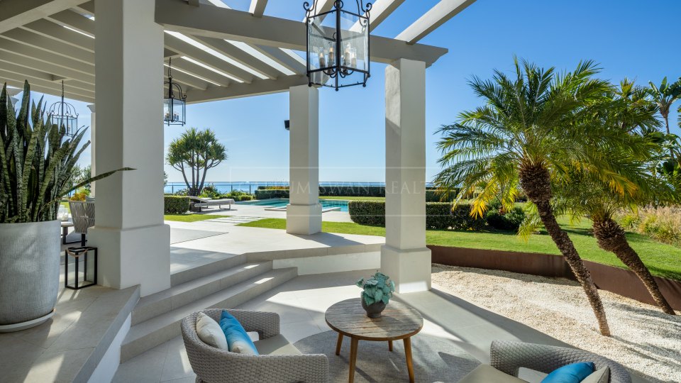 Benahavis, Spacious Villa with Exceptional Views in Monte Halcones, La Quinta