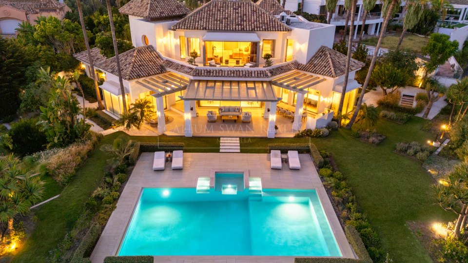 Benahavis, Spacious Villa with Exceptional Views in Monte Halcones, La Quinta