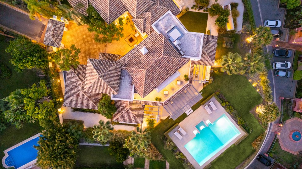 Benahavis, Spacious Villa with Exceptional Views in Monte Halcones, La Quinta