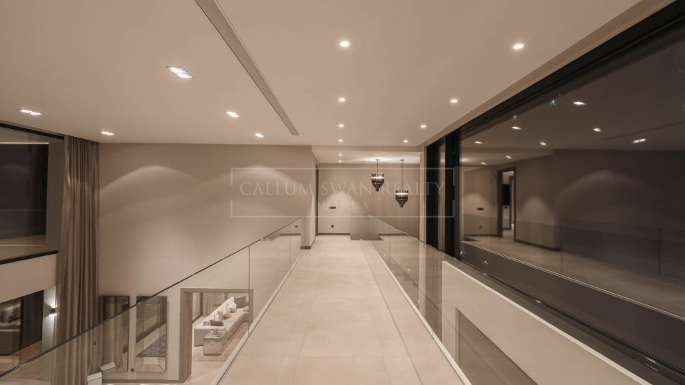 Benahavis, El Madroñal, Benahavís - Luxury Villa with Panoramic Mediterranean and Mountain Views