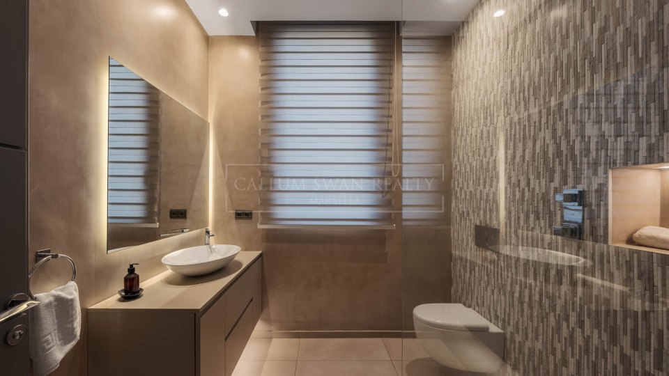 Benahavis, El Madroñal, Benahavís - Luxury Villa with Panoramic Mediterranean and Mountain Views