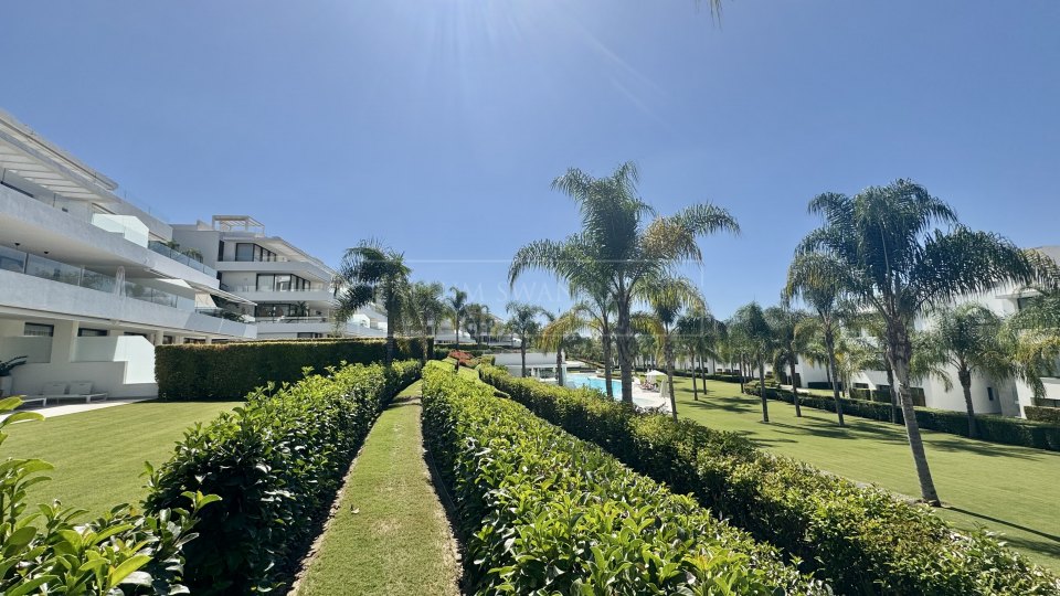 Estepona, Duplex contemporain de luxe à vendre, à quelques pas du terrain de golf