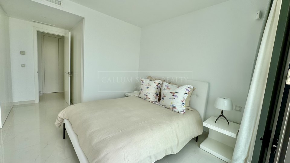 Estepona, Duplex contemporain de luxe à vendre, à quelques pas du terrain de golf