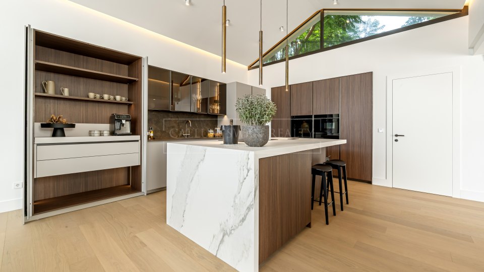 Marbella Golden Mile, Villa andalouse rénovée à Rocío de Nagüeles, sur la Golden Mile de Marbella