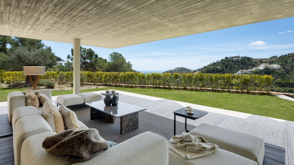 Benahavis, Contemporary Mountain Retreat with Panoramic Views in El Madroñal