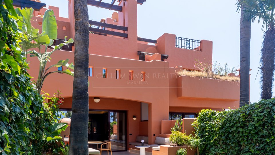 Marbella Golden Mile, Townhouse with Rooftop Terrace in Altos de Puente Romano, Marbella’s Golden Mile