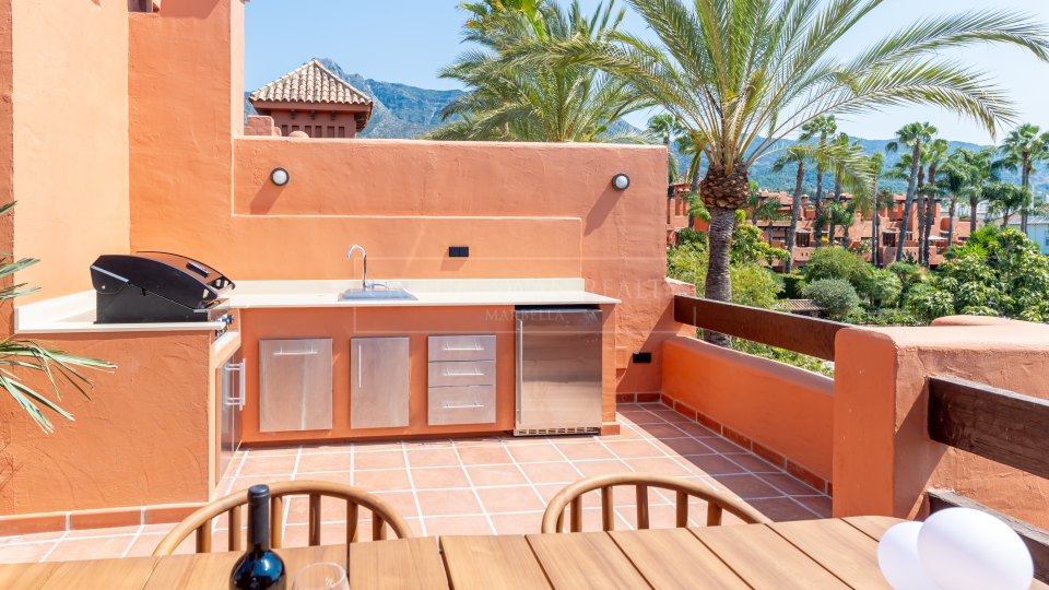 Marbella Golden Mile, Townhouse with Rooftop Terrace in Altos de Puente Romano, Marbella’s Golden Mile