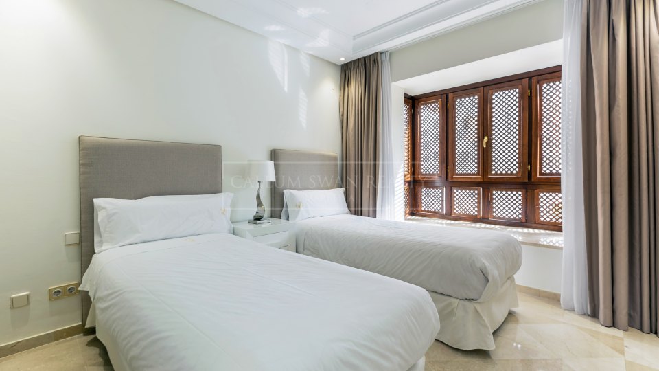 Marbella - Puerto Banus, Beachfront Duplex Penthouse for Sale in Puerto Banús, Marbella