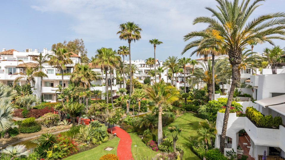 Marbella - Puerto Banus, Beachfront Duplex Penthouse for Sale in Puerto Banús, Marbella