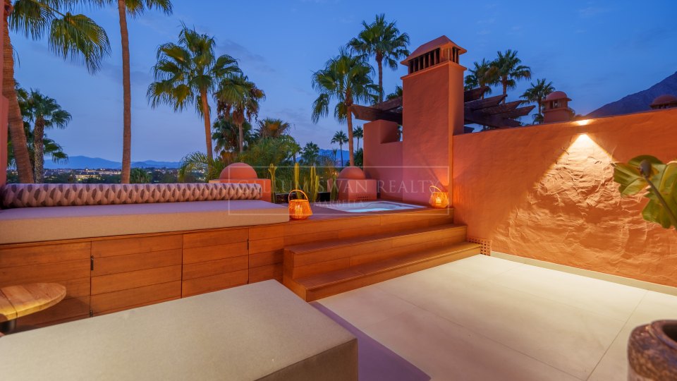 Marbella Golden Mile, Renovated Townhouse for Sale in Altos de Puente Romano, Marbella